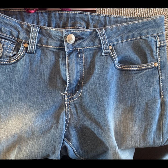 Weekend Capri Jeans - Picture 7 of 11